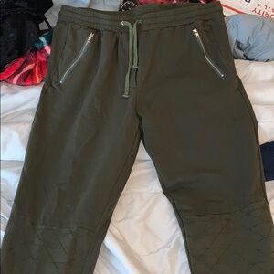 L olive moto joggers zipper details